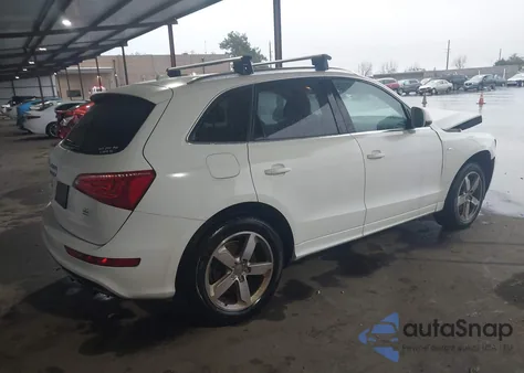2011 Audi Q5 3.2 Premium Plus z USA, uszkodzony, nr VIN WA1DKAFP0BA025882